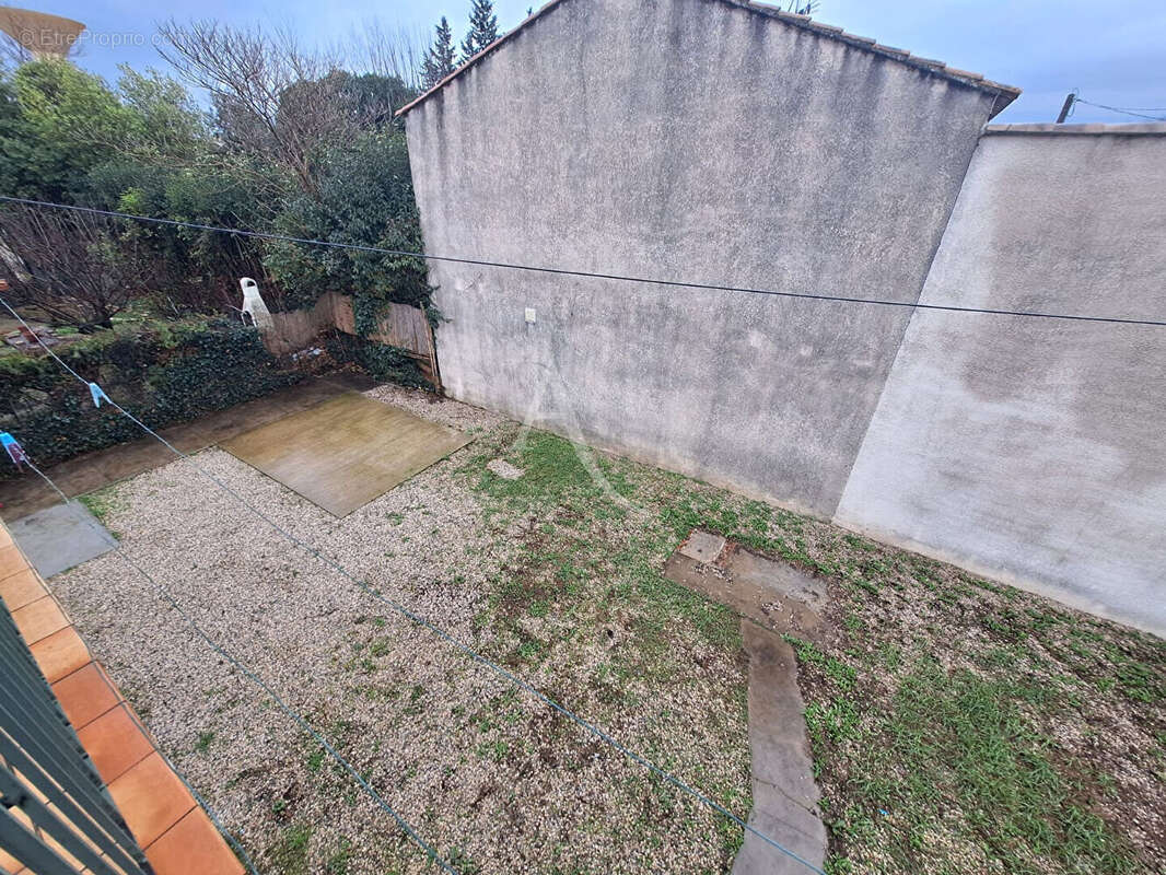 Appartement à RODILHAN