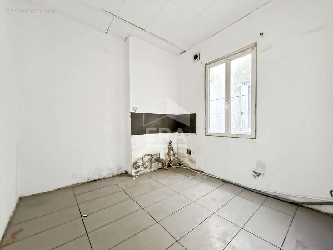 Appartement à MARSEILLE-4E