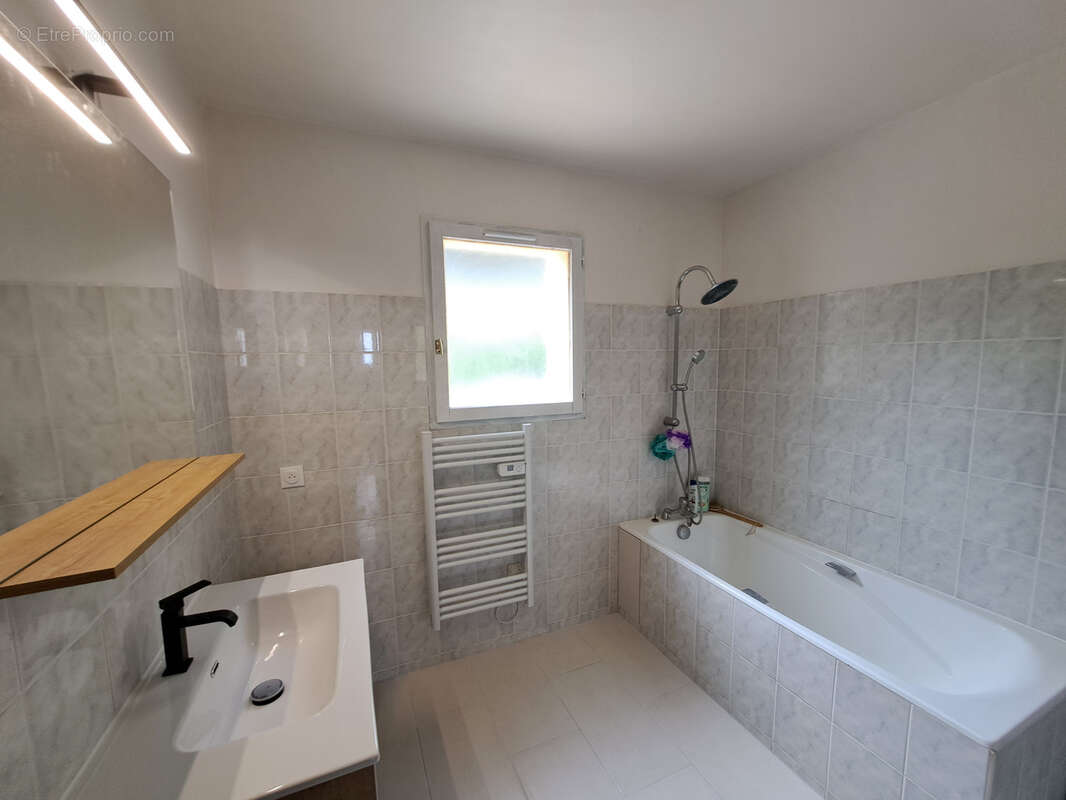 Maison à PONT-SUR-YONNE