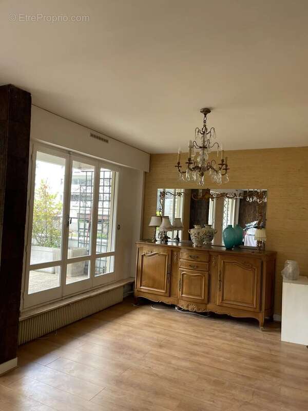 Appartement à PARIS-20E