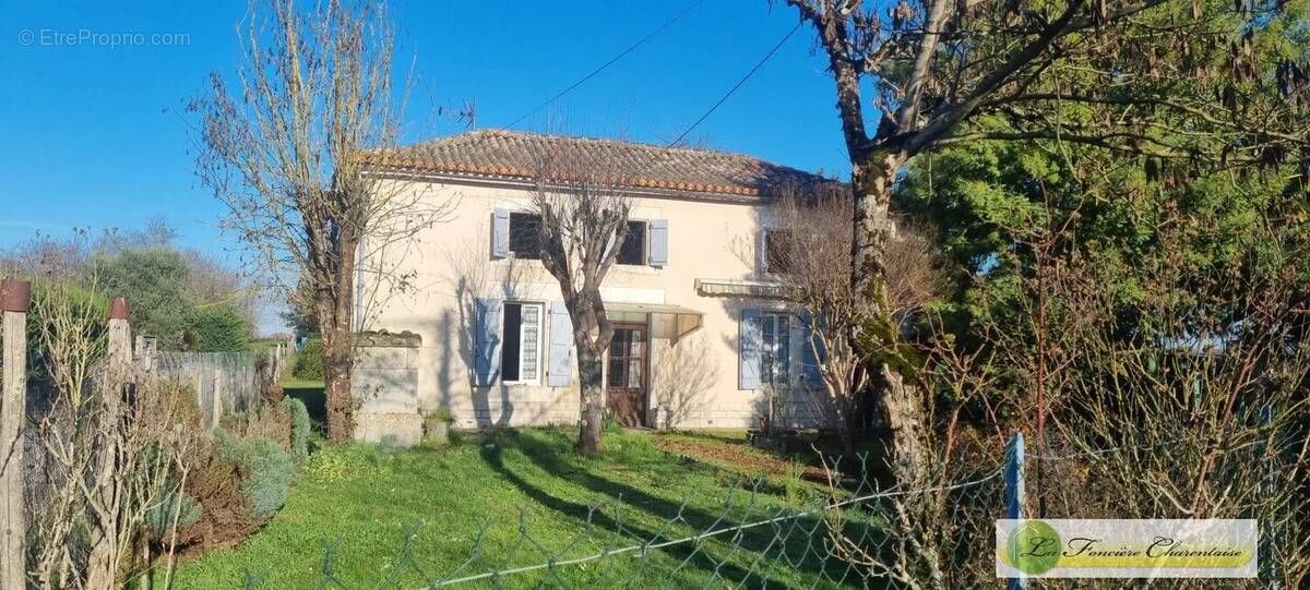 Maison à BOUEX