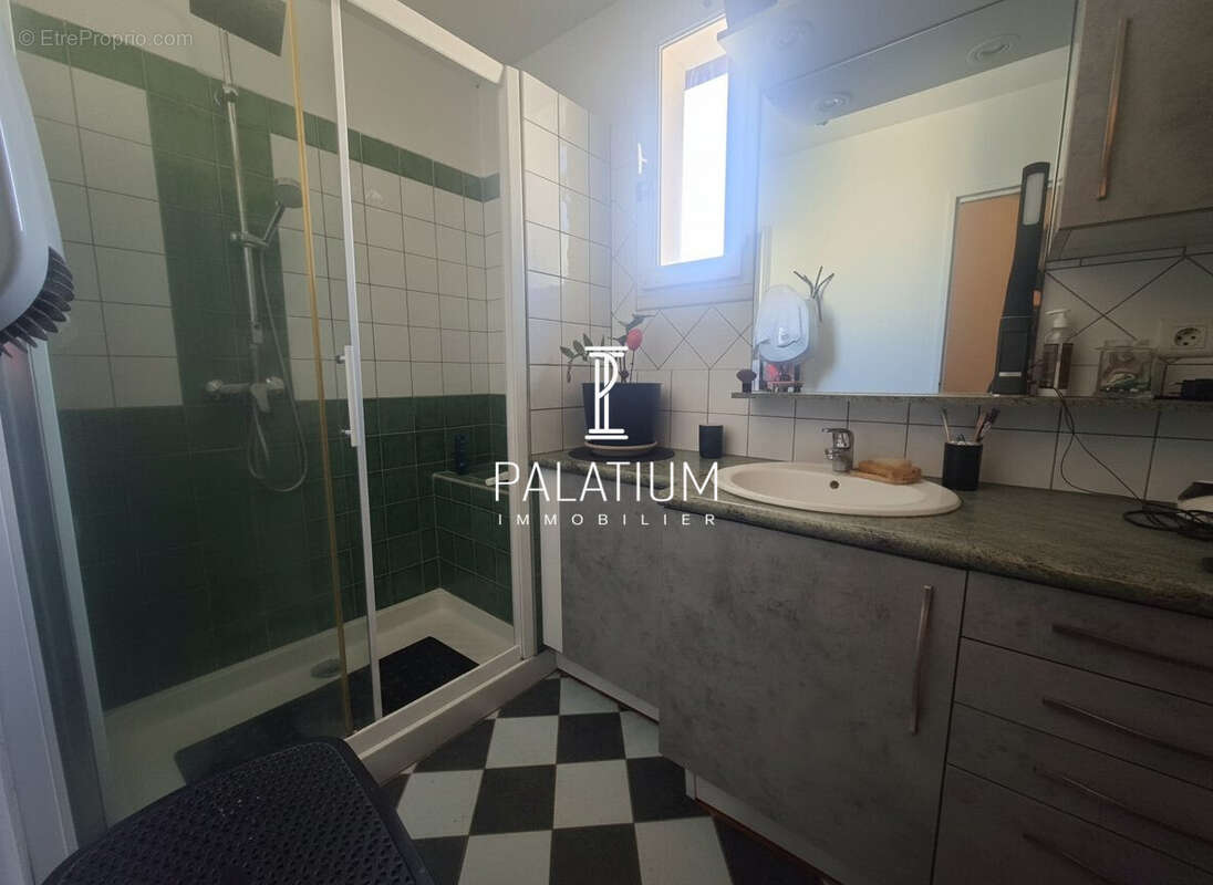 Maison 74 m² à Les Mees  - photo 8