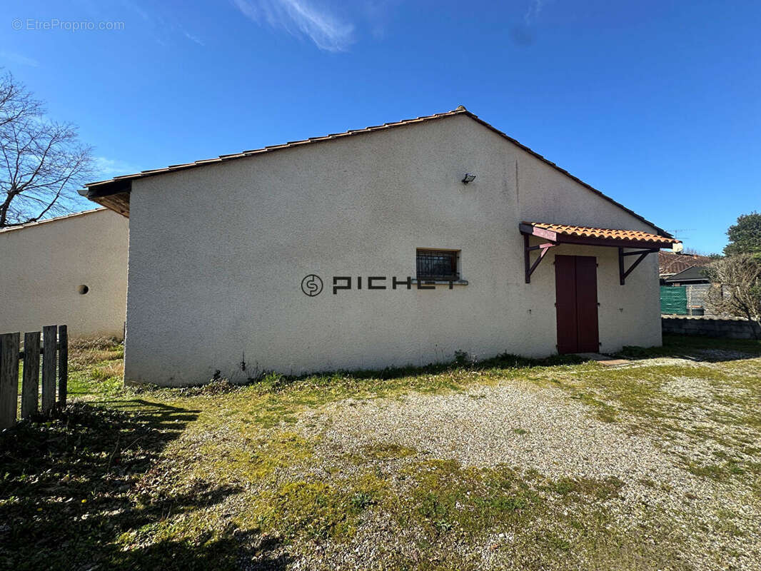 Maison à LEOGNAN