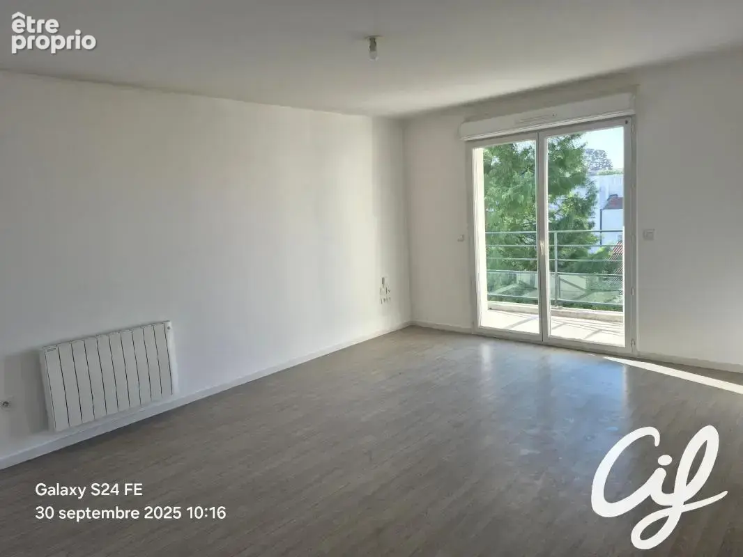 Appartement T3 Z.A.D., Z.I. Nord - 66.25 m2  149 000 Euros - photo 2