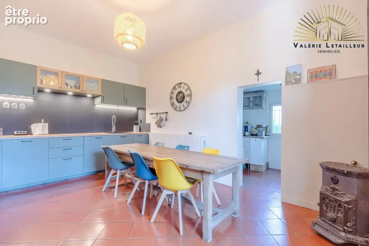 Bruges limite Le Bouscat   Une élégante maison en pierre de 302 m2 au charme préservé - photo 8