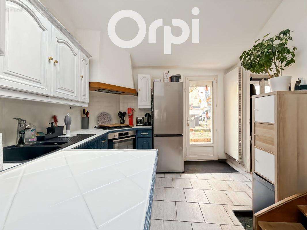 Maison à ESTREES-SAINT-DENIS