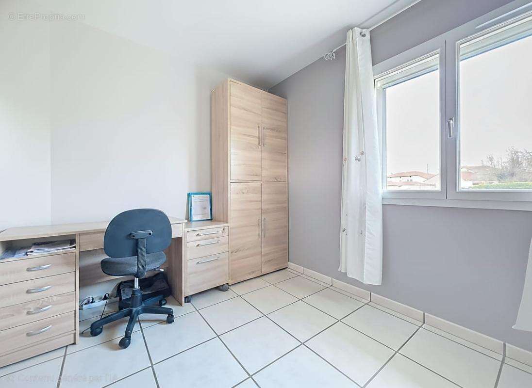 Maison à EYZIN-PINET