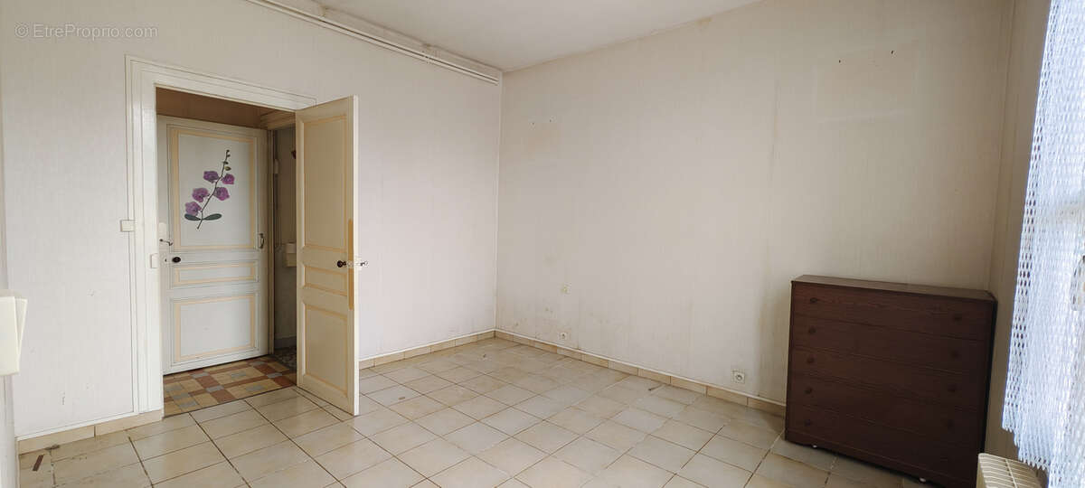 Maison à LA VILLE-AUX-DAMES