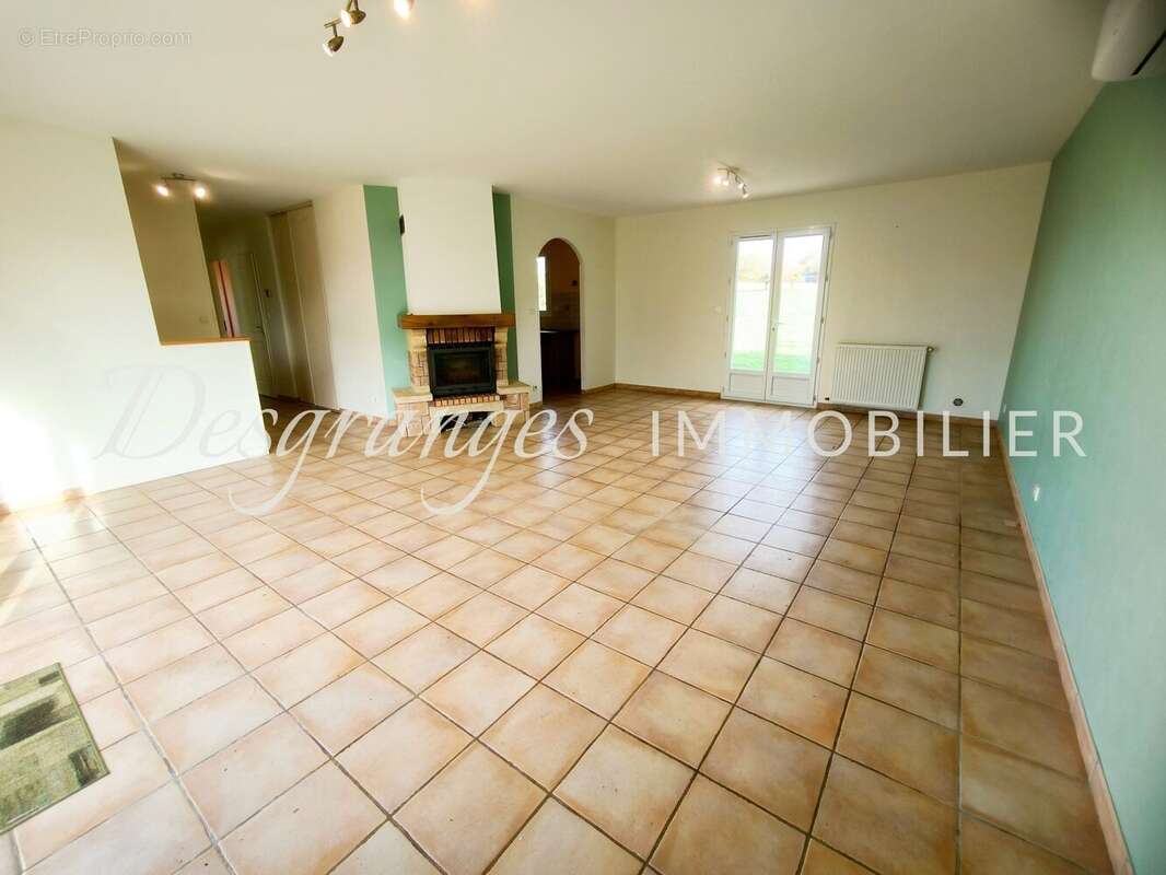 Maison à SAINT-MESMIN