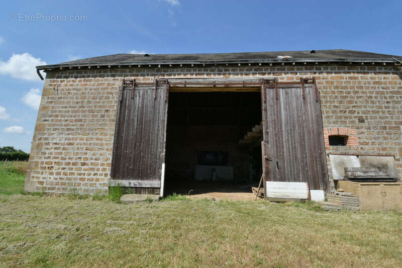 Maison 76 m² à Saint-Fraimbault  - photo 4
