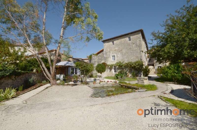 Maison à NANTEUIL-EN-VALLEE