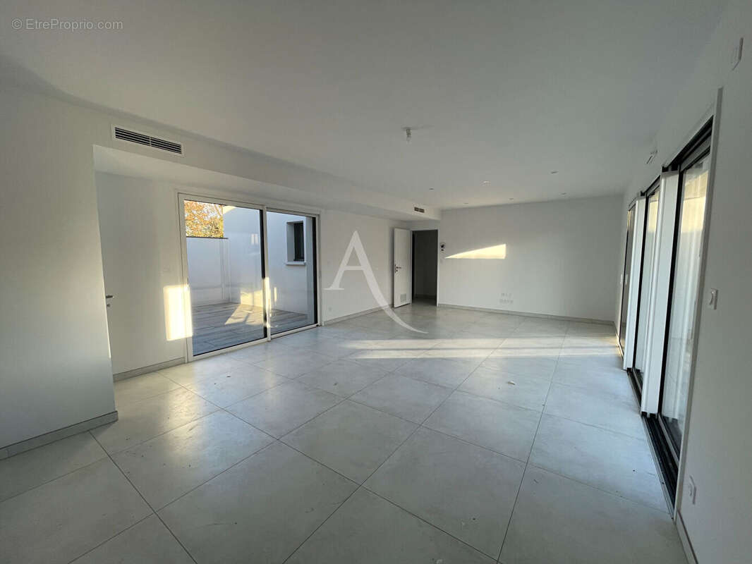 Maison Saint Hilaire La Foret 4 pièce(s) 111 m2 - photo 3