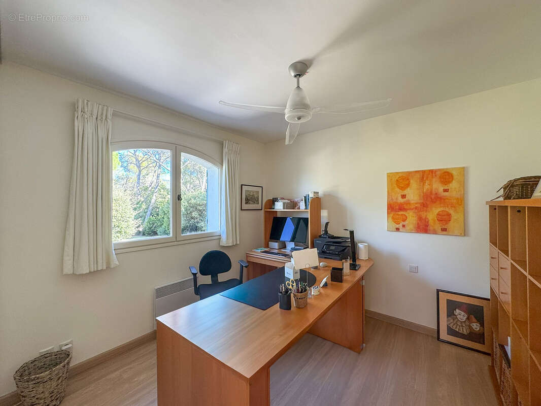 Maison à PUGET-SUR-ARGENS