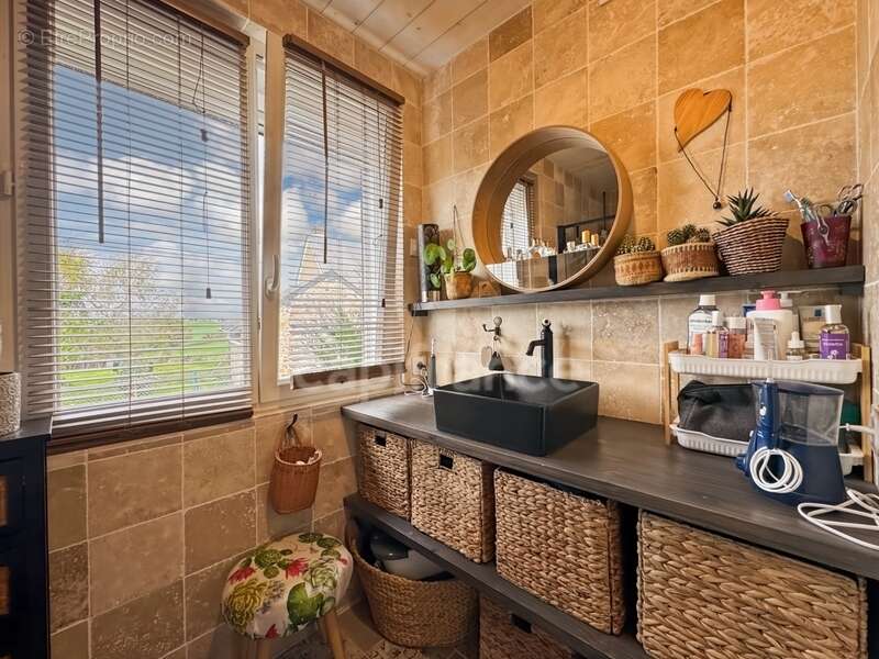 Maison à MOULINS-ENGILBERT