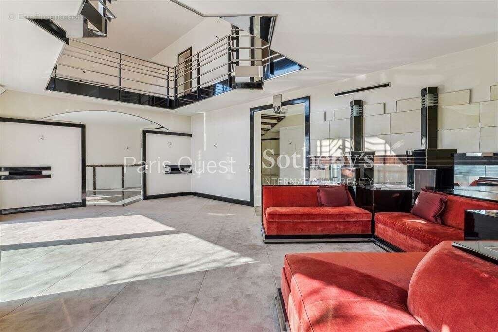 Appartement à NEUILLY-SUR-SEINE