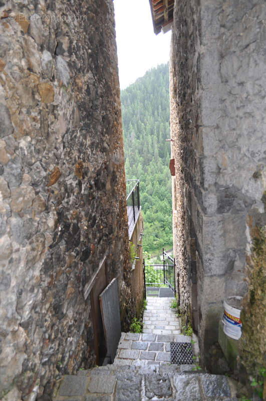 Maison à ROUBION