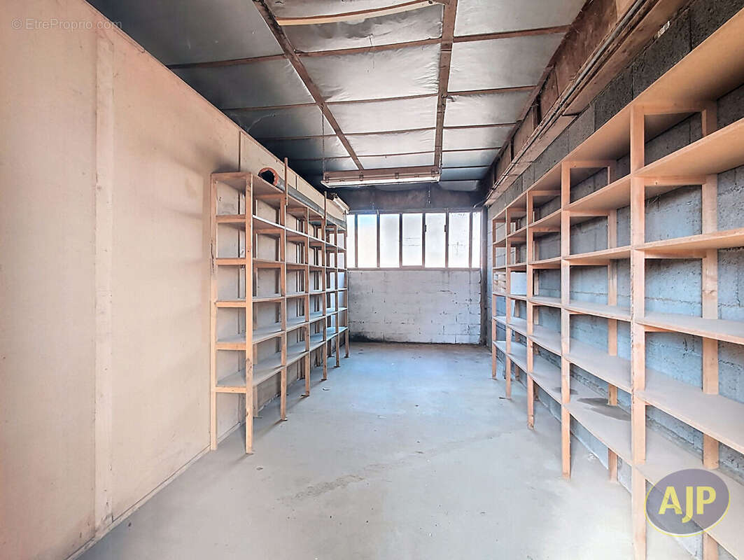 Commerce à MONTAIGU