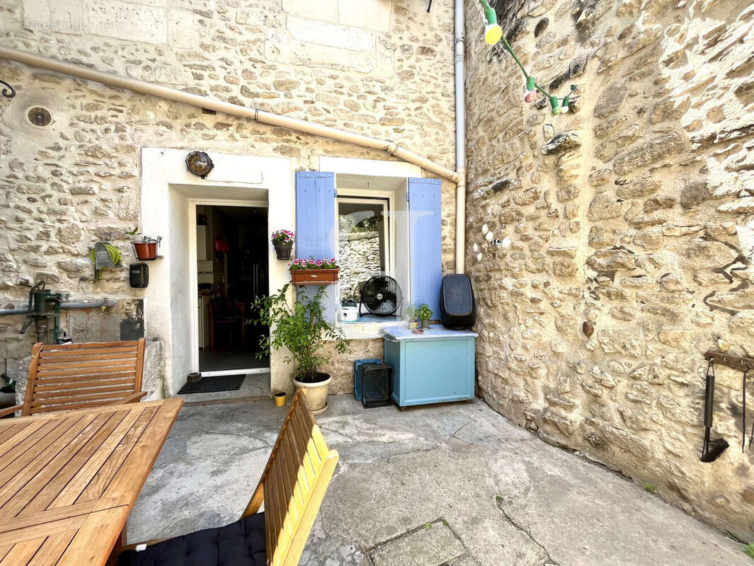 Maison 242 m² à Saint-Remy-De-Provence  - photo 2