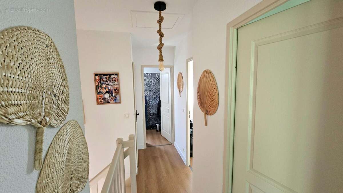 Maison mitoyenne totalement rénovée avec jardinet - photo 12