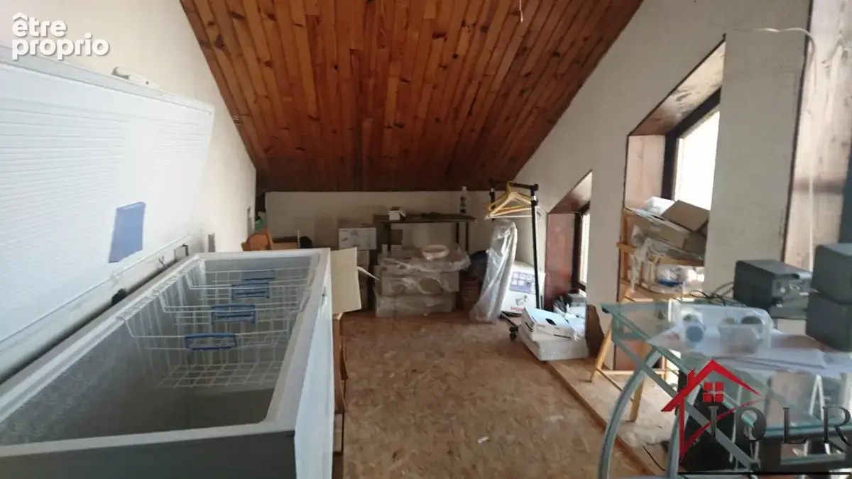Immeuble à usage commercial et habitation - photo 5