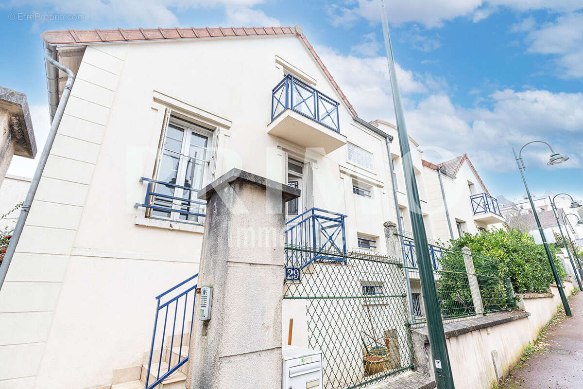 Maison à LE PLESSIS-ROBINSON