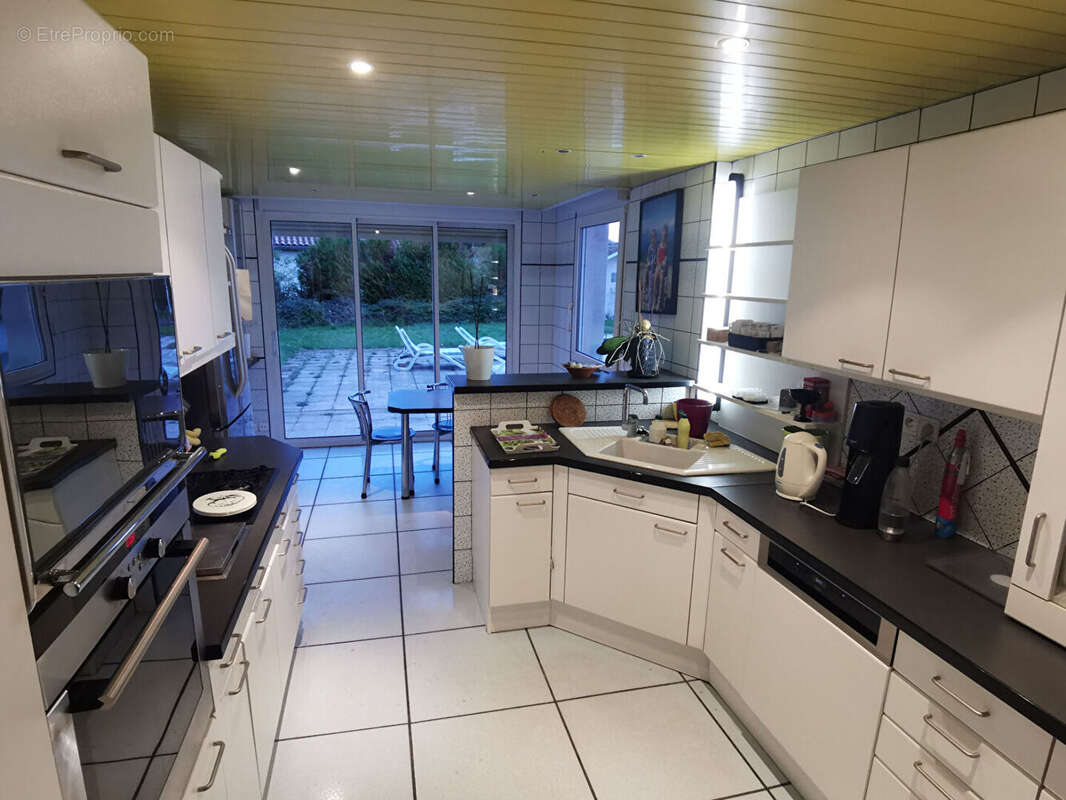 Maison à LA TOUR-EN-JAREZ