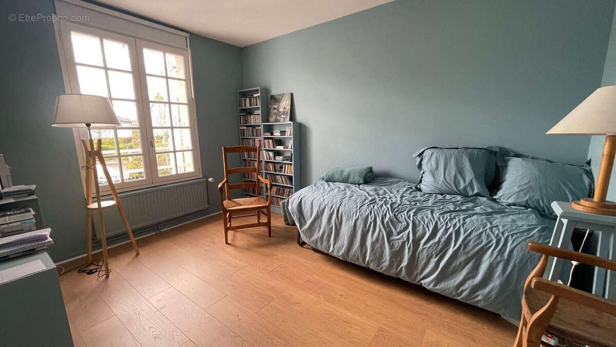 Maison à SAINT-CYR-SUR-LOIRE