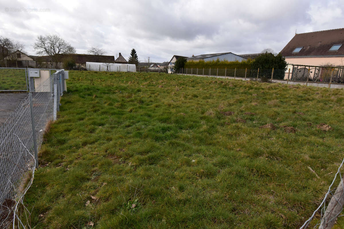 Terrain à ILLIERS-COMBRAY