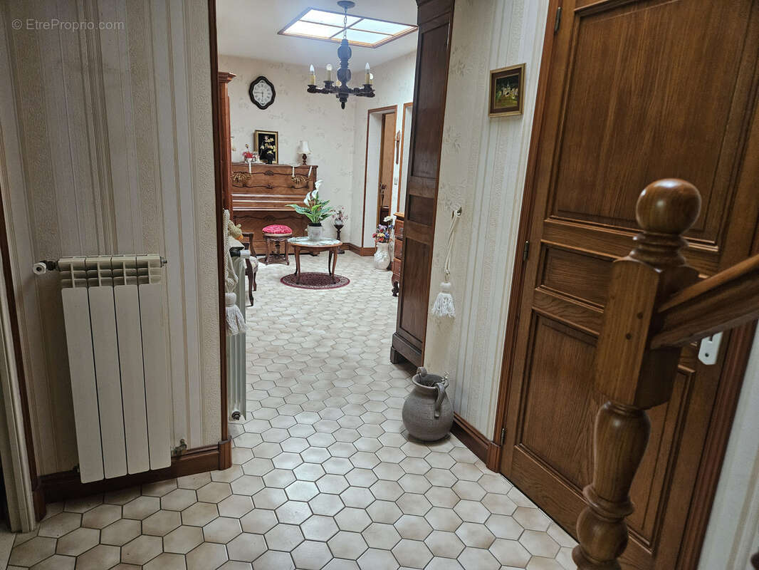 BERNEUIL   Élégante maison charentaise avec dépendances et grand garage - photo 15