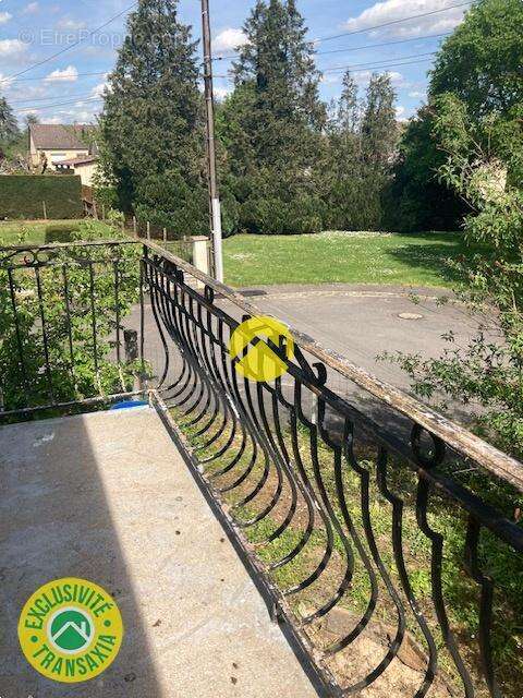 Maison à LES AIX-D'ANGILLON