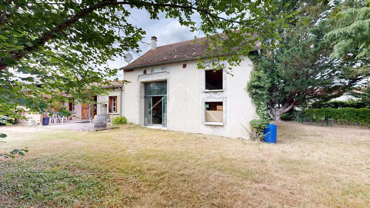 Maison à JENZAT