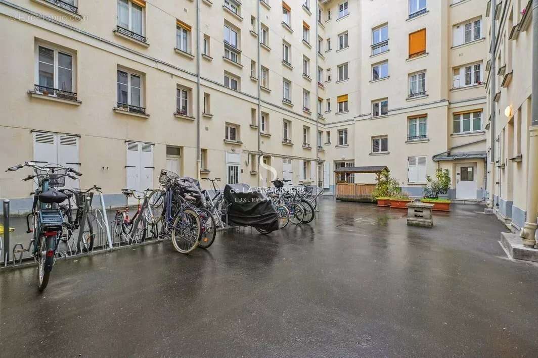 Appartement à PARIS-17E