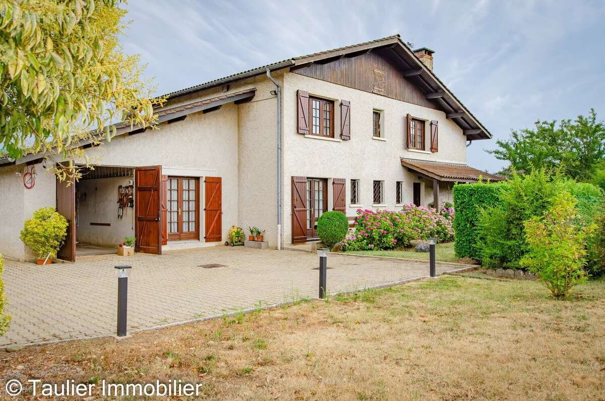 ST VÉRAND -- Élégante maison familiale 5 chambres - photo 29