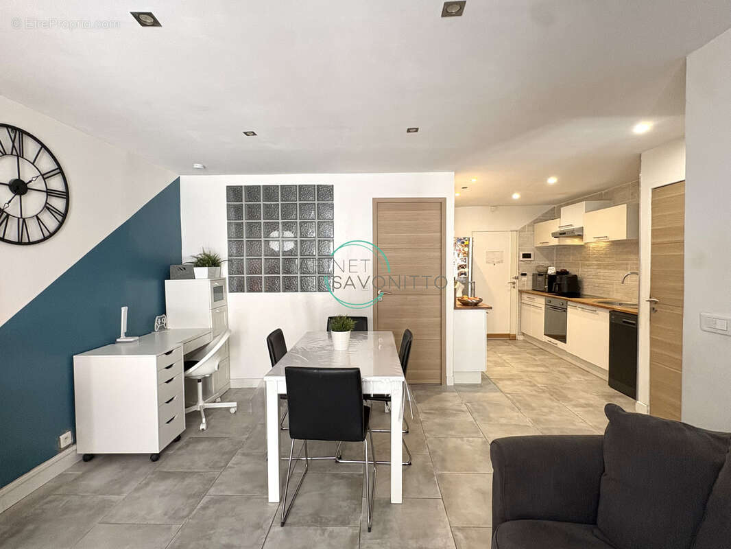 Appartement à MARSEILLE-7E