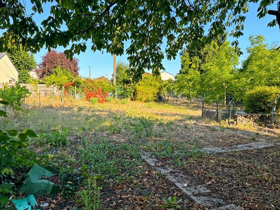 Terrain à SABLE-SUR-SARTHE