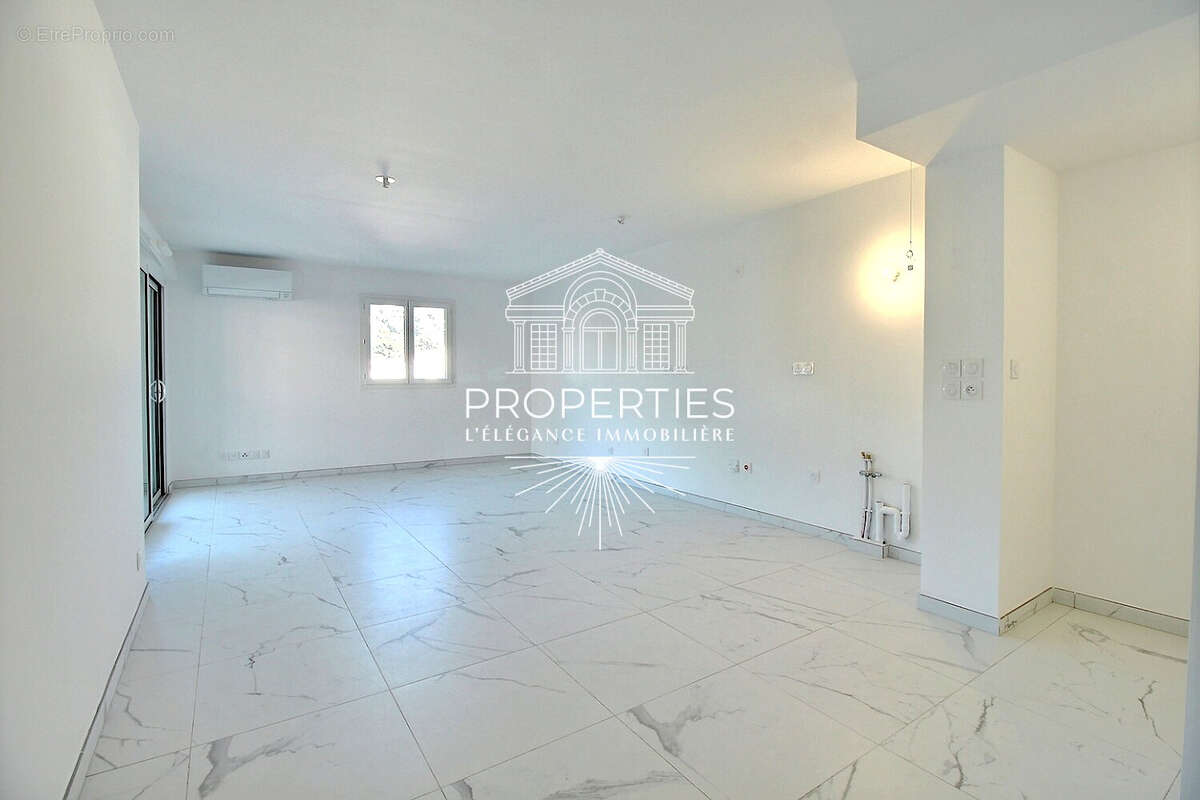 Appartement à BORMES-LES-MIMOSAS