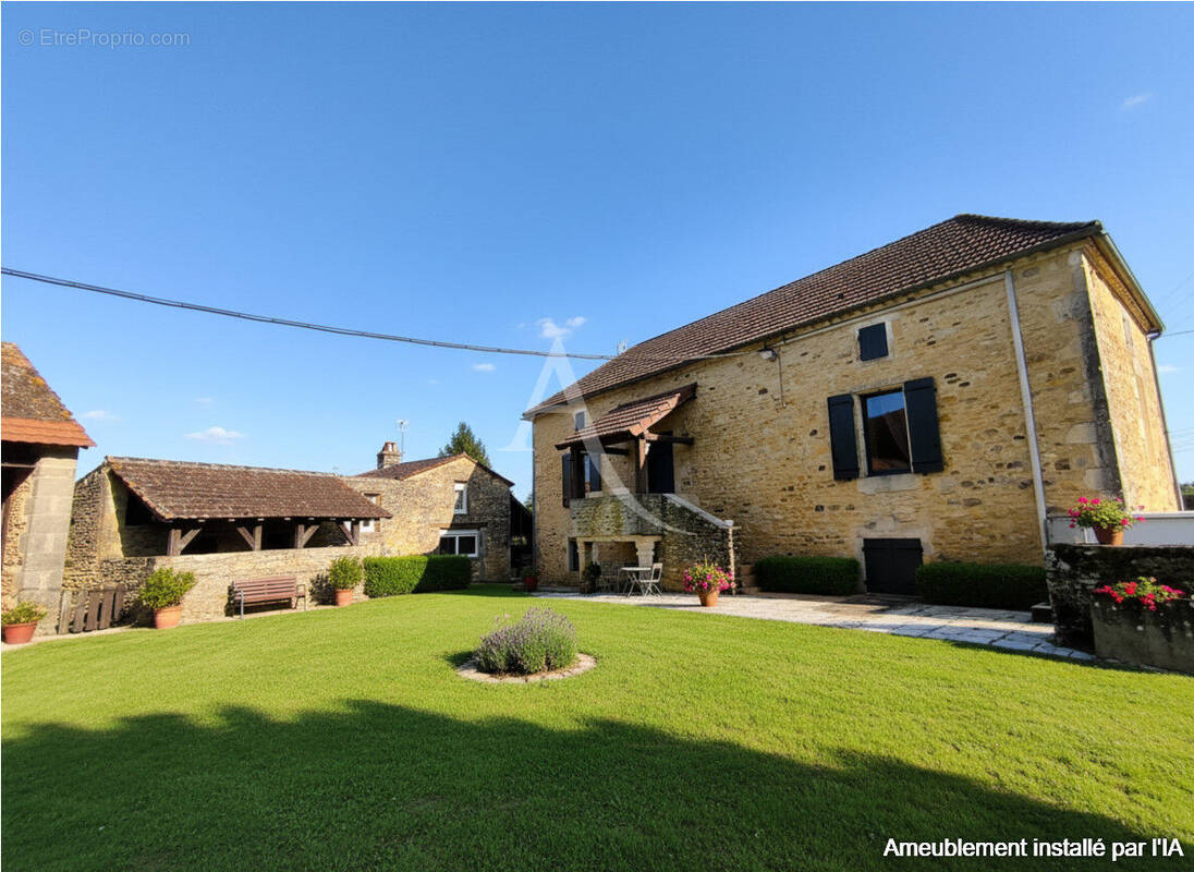 Maison à FRAYSSINET-LE-GELAT