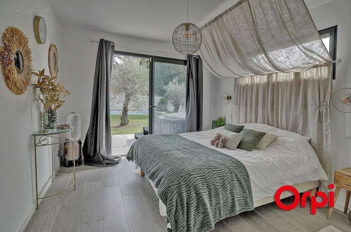 Maison à FONTAINES-SAINT-MARTIN