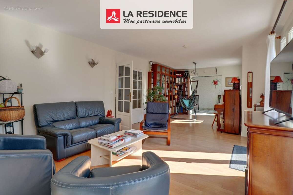 Maison à JOUY-LE-MOUTIER