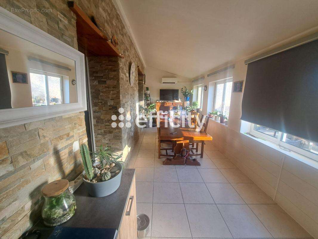 Maison à VILLELAURE