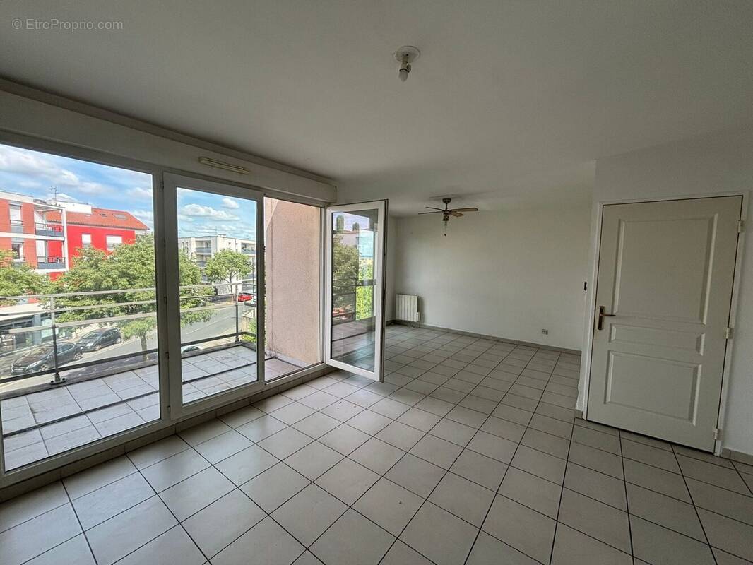 Appartement à MEYZIEU
