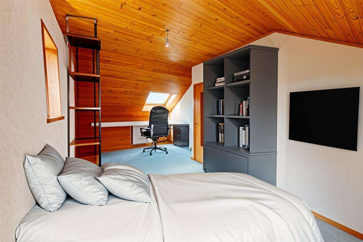 Maison à JOUY-LE-CHATEL