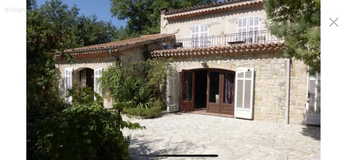 Appartement à MOUANS-SARTOUX