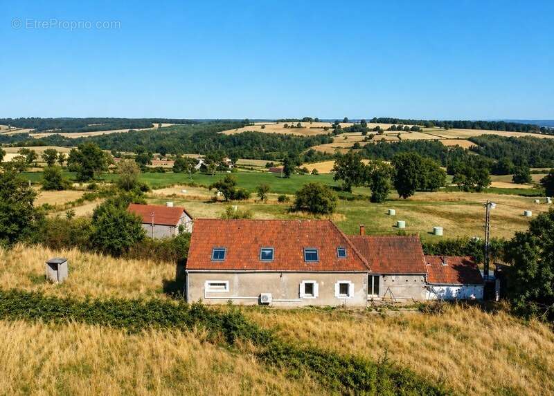 Longère de 178 m², 3 suites parentales, sur 6200 m² de terrain - photo 3