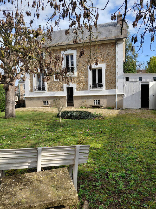 Maison à SOISY-SUR-SEINE
