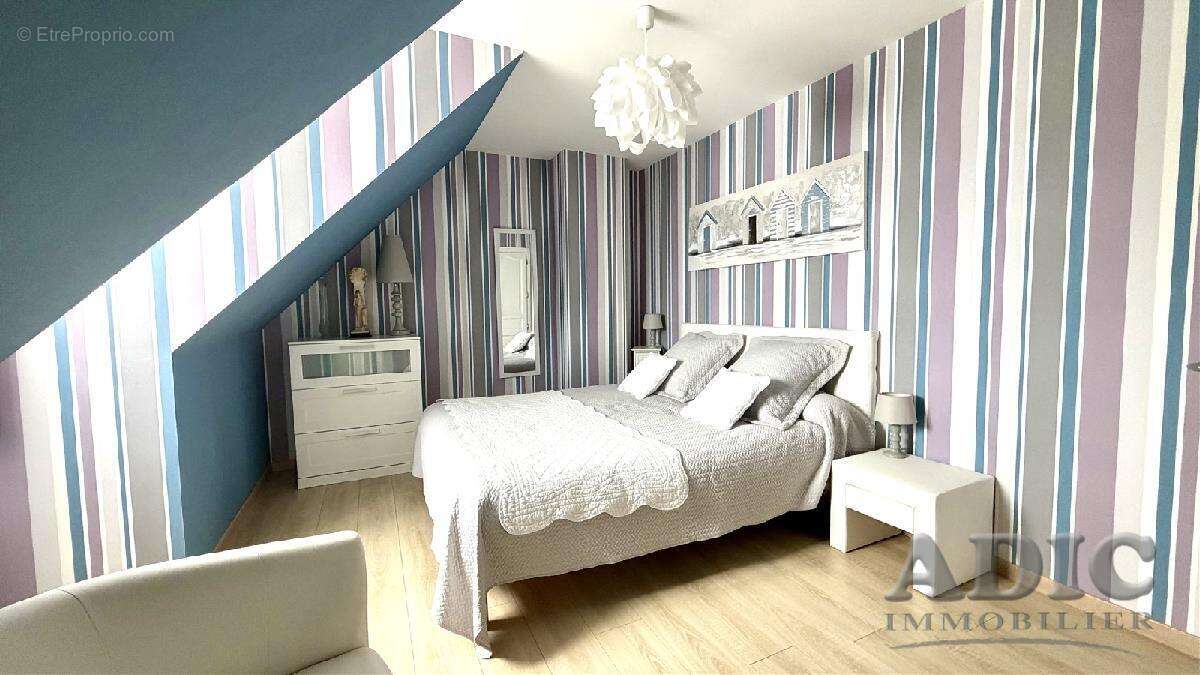 Maison 129 m² à Saint-Mard  - photo 10