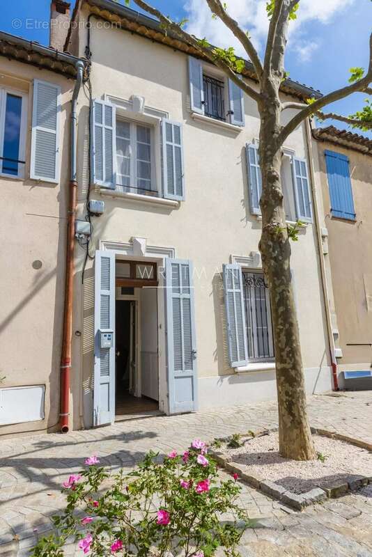 Maison à PLAN-DE-LA-TOUR