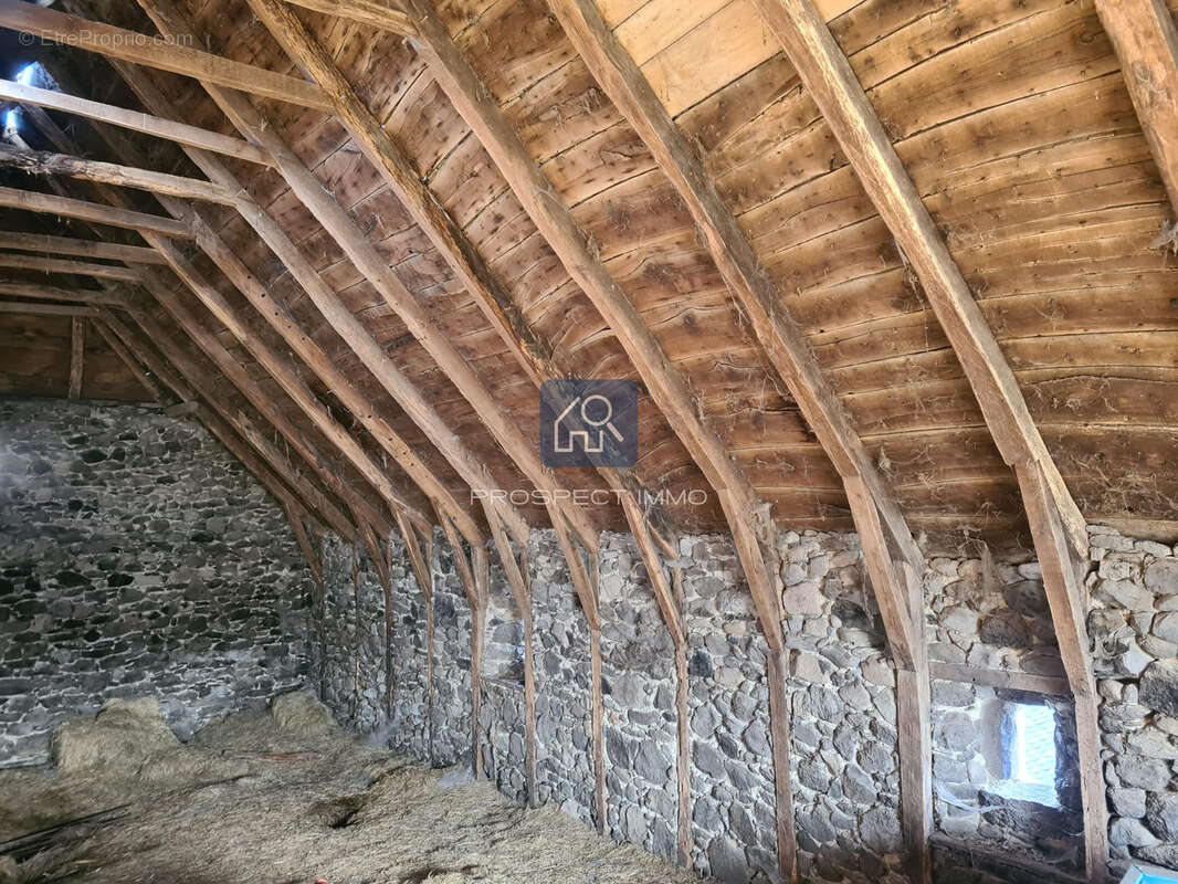 Grange à rénover avec vue sur l'Aubrac - photo 6