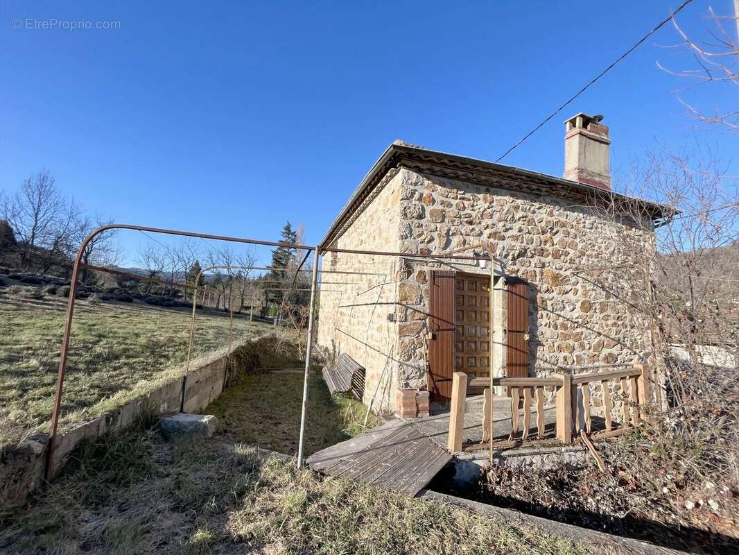 Maison à DESAIGNES