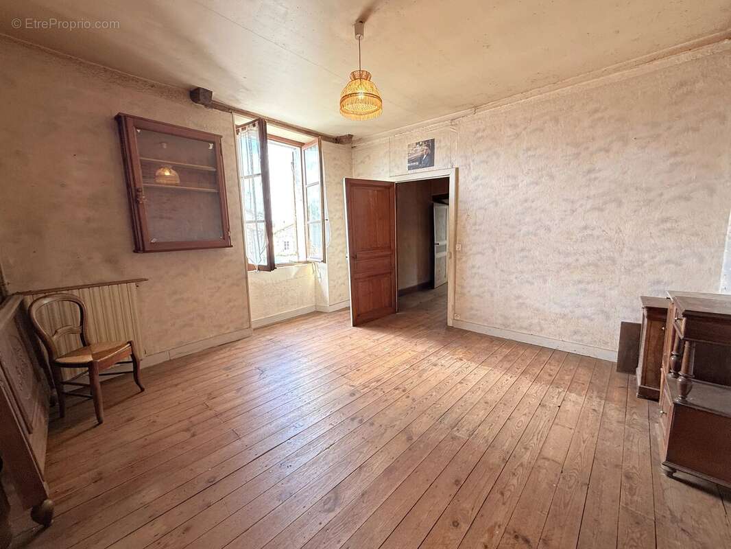 Maison de village historique avec grange importante et grand jardin - photo 11